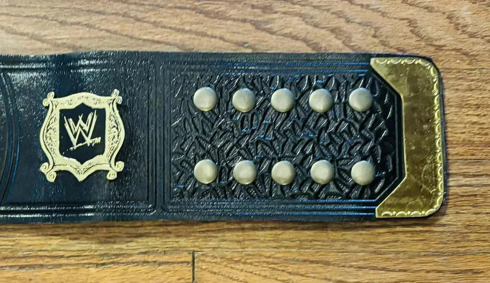World Wrestling Heavyweight Championship belt